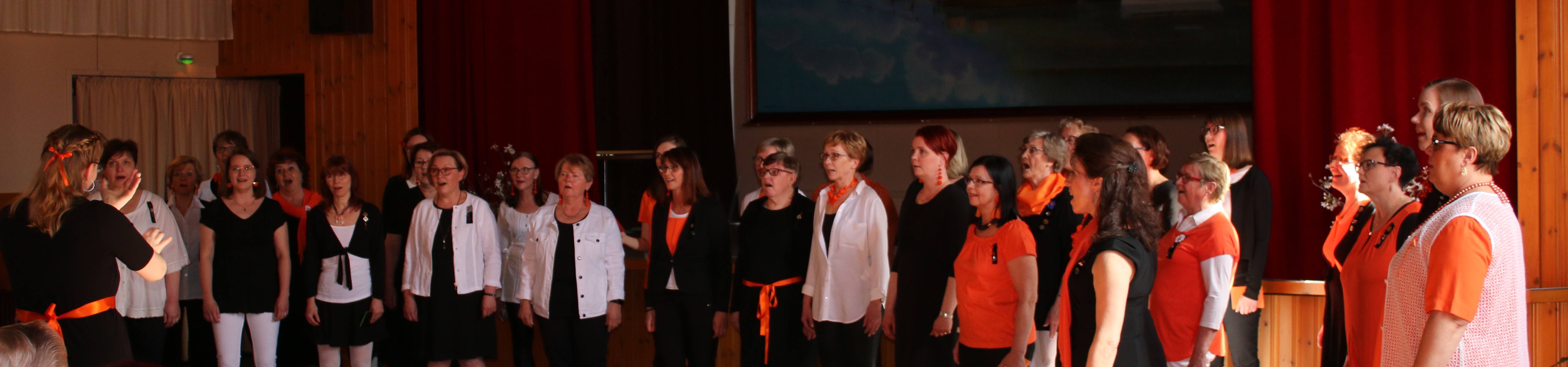 Naislaulajat keväkonsertissa 2018_2